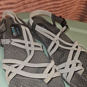Sketchers sandals